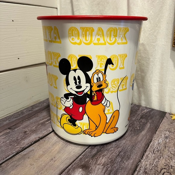 ❣️ DISNEY TUPPERWARE Storage Dish / Container with Lid – Vintage - Picture 1 of 9